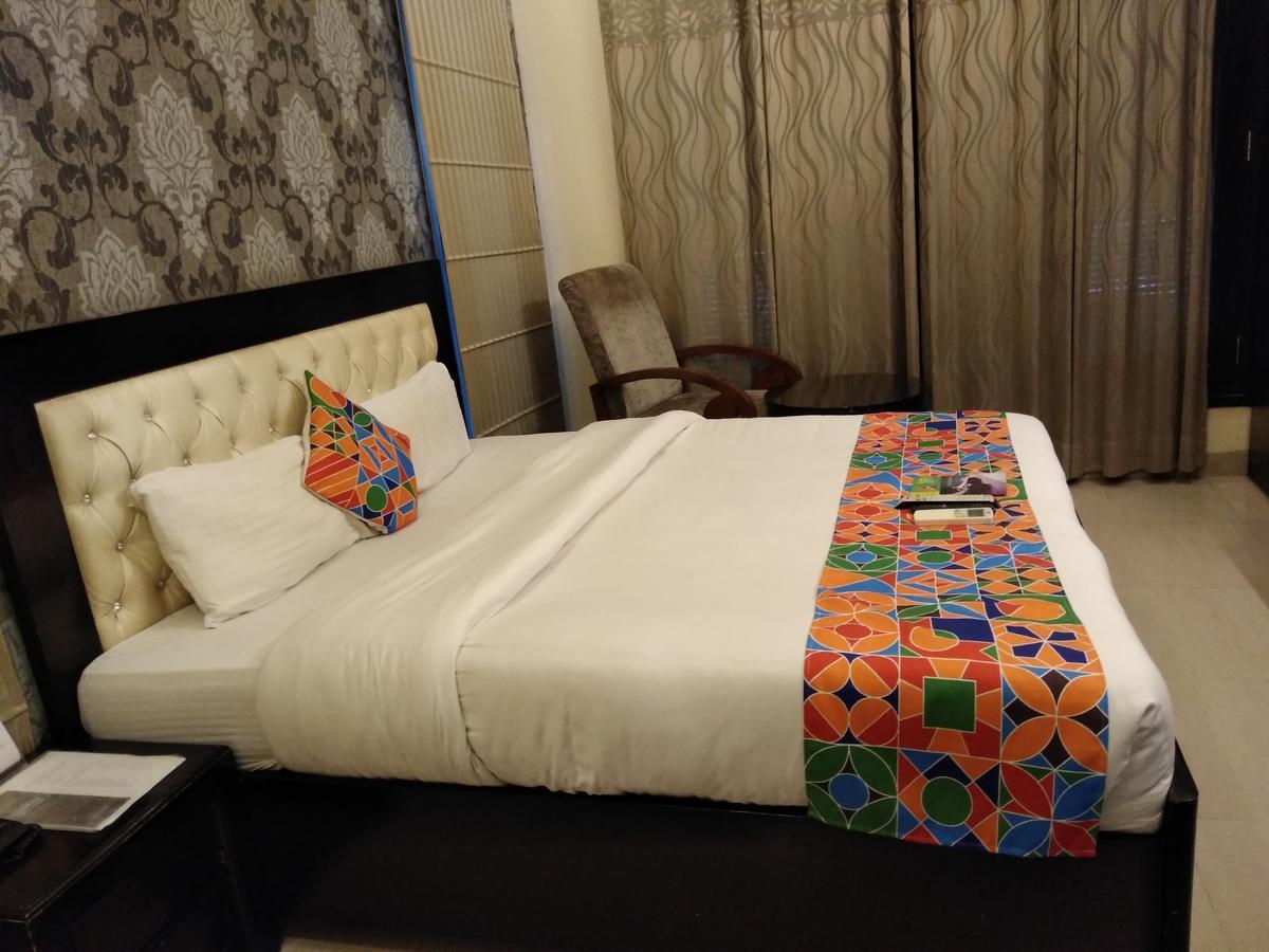Fabhotel Signature Cyber Park Делі Номер фото