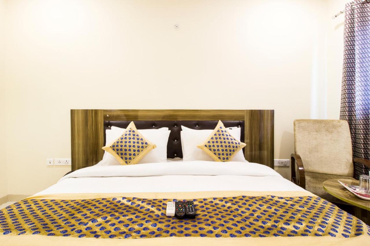 Fabhotel Signature Cyber Park Делі Екстер'єр фото