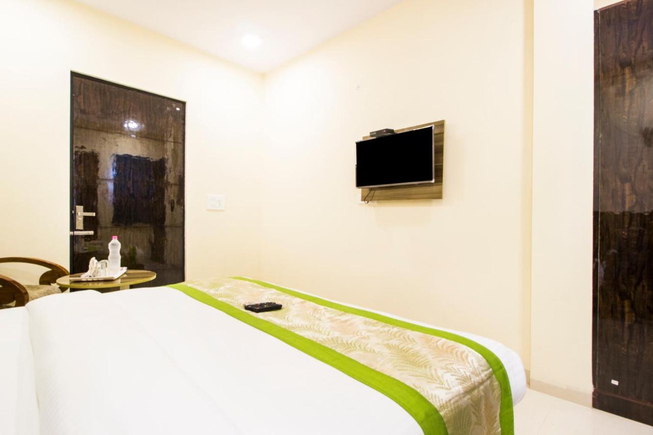 Fabhotel Signature Cyber Park Делі Екстер'єр фото