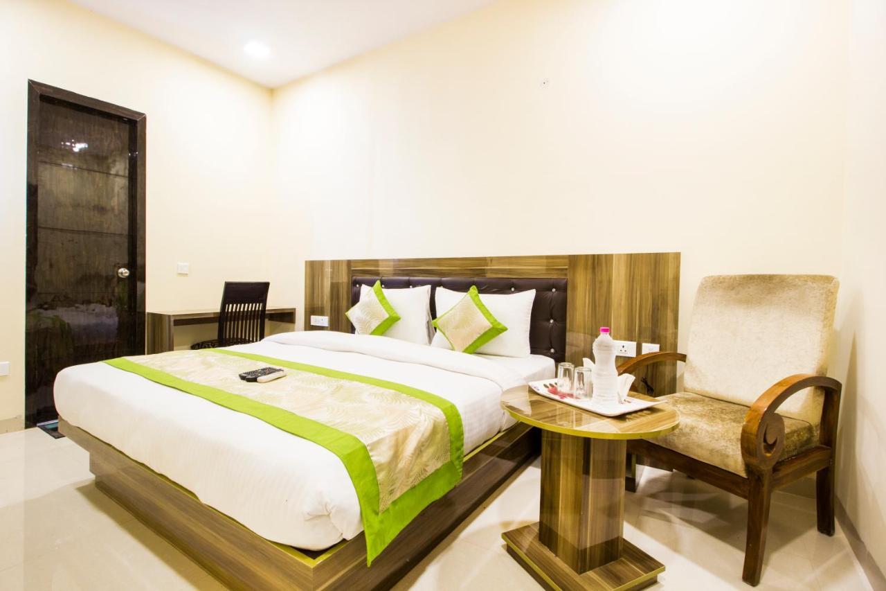Fabhotel Signature Cyber Park Делі Екстер'єр фото