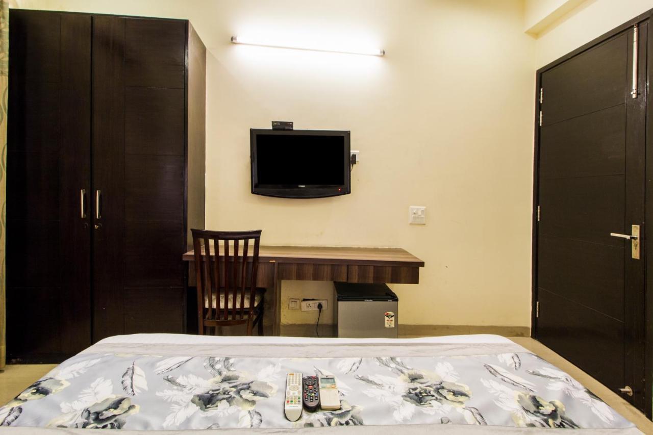 Fabhotel Signature Cyber Park Делі Екстер'єр фото